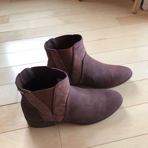 Roxy ankle boots